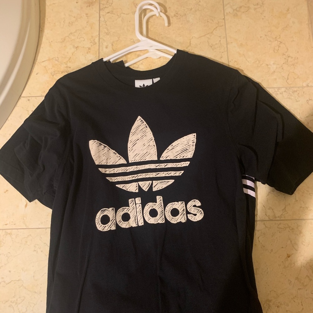 Men’s Adidas Shirt worn once size small.
